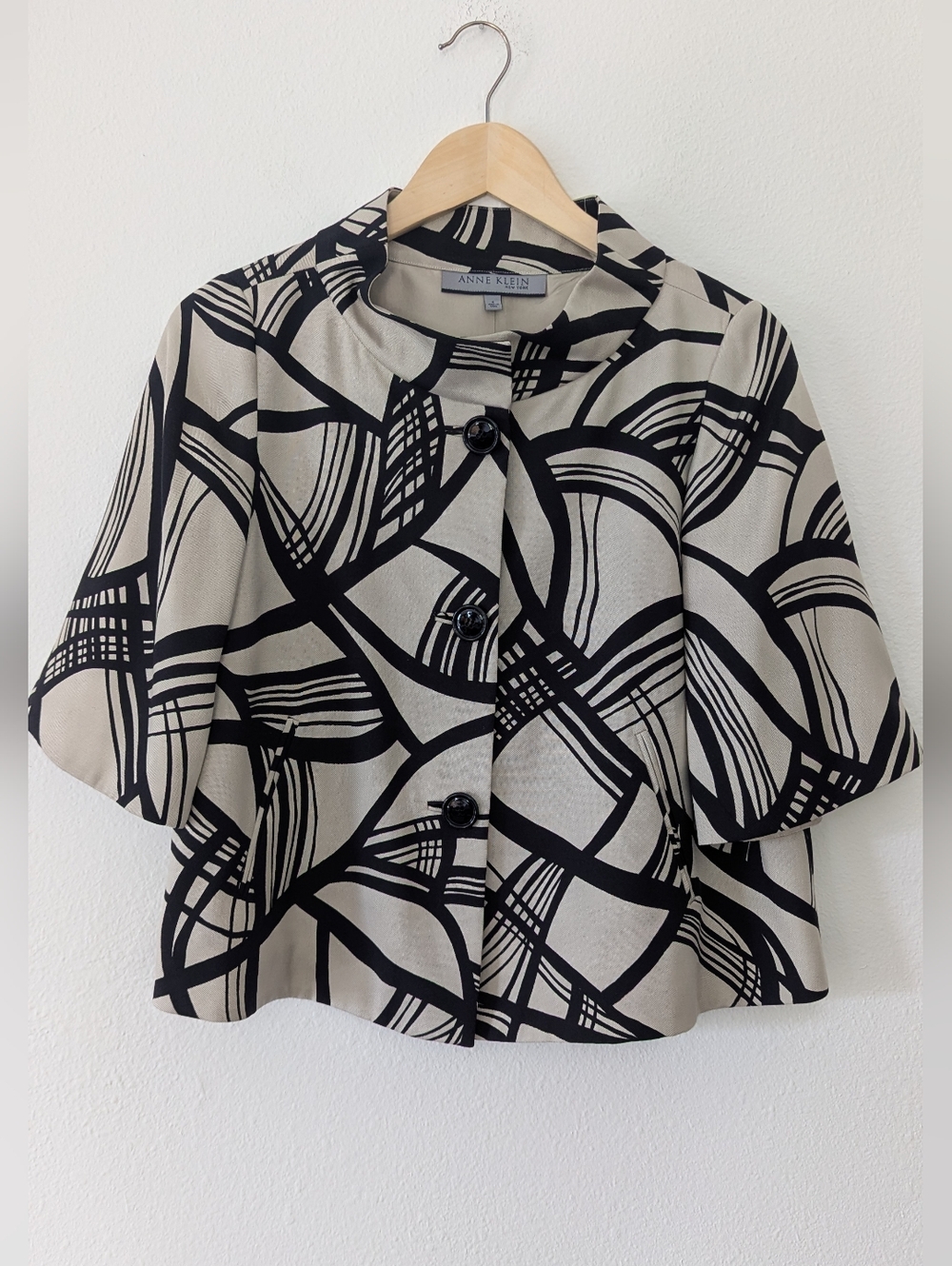 Anne Klein Black & Cream Short Sleeve Printed Jacket
